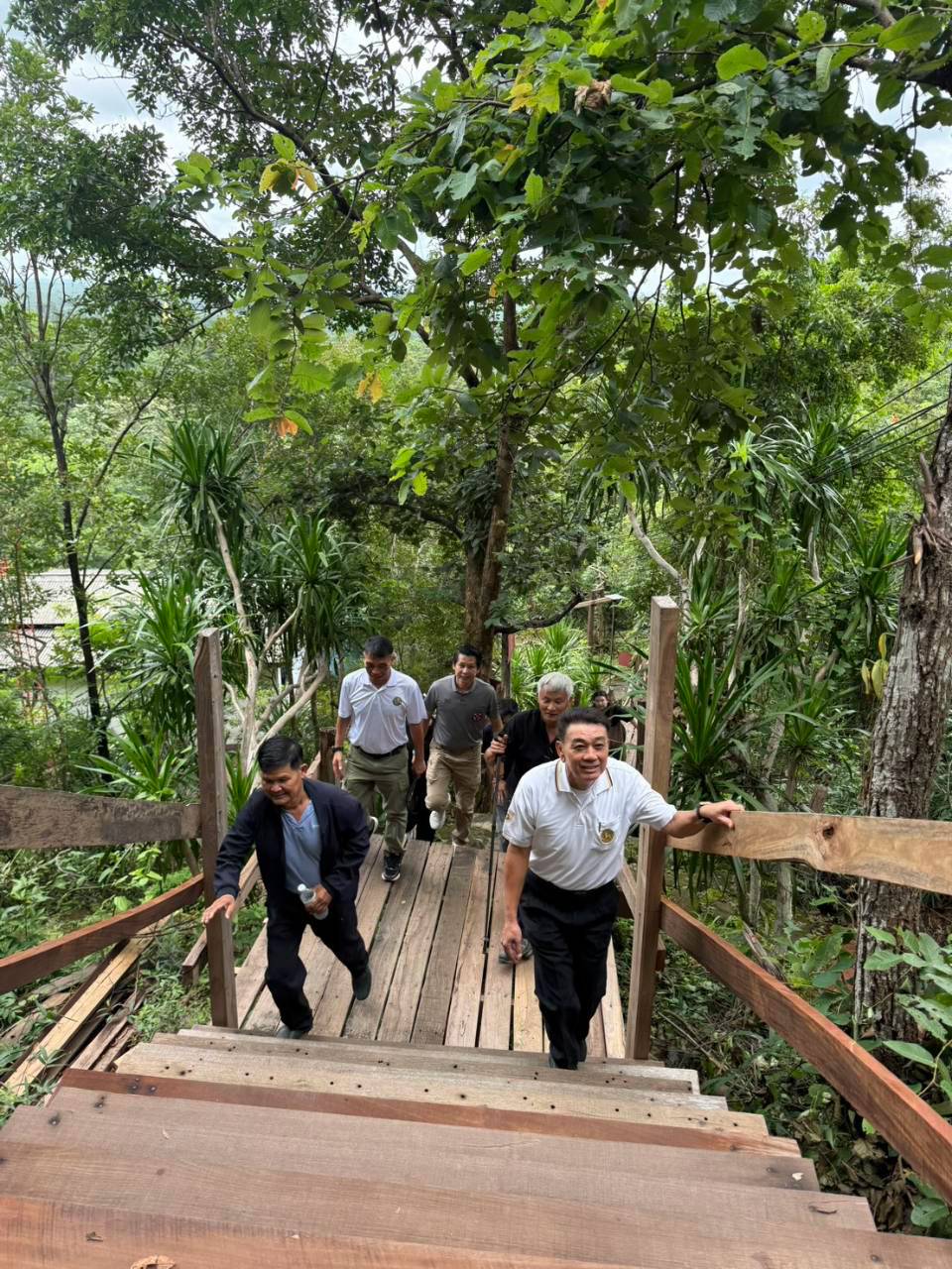 title - ปักธงธรรมจักร และธงชาติไทยภายใต้โครงการปลูกป่าเพื่อเป็นพุทธบูชาในพื้นที่ปฏิรูปที่ดิน (ส.ป.ก.)